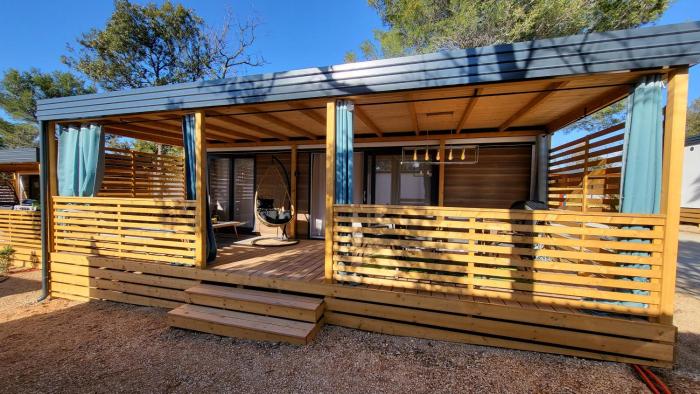 Submariner Biograd - Camping