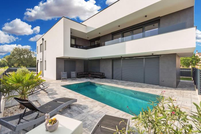 House on first floor 2258