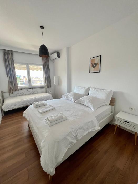 Tirana Yellow Apartment