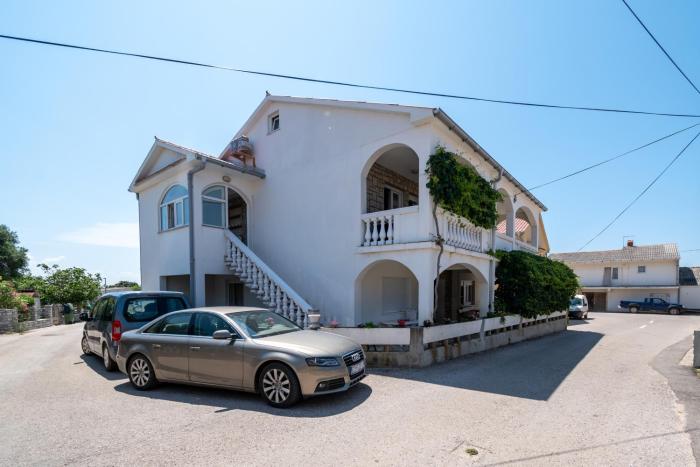 Apartments with a parking space Povljana, Pag - 21318