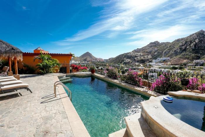 Casa Flamingo Cabo Luxurious Home, Spacious Rooms in El Pedregal Gated Community