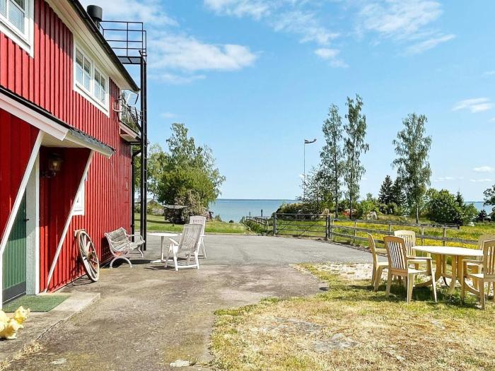 8 person holiday home in BRÅLANDA-By Traum