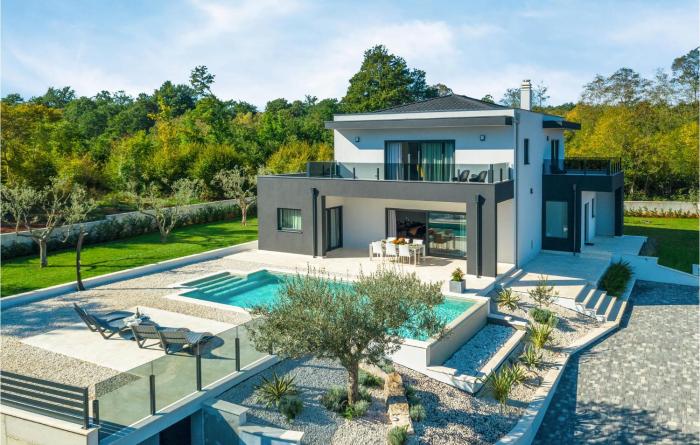 Awesome Home In Barban