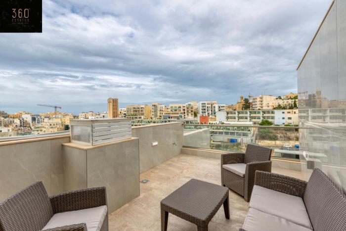 Duplex penthouse in St. Julians with Views & BBQ by 360 Estates