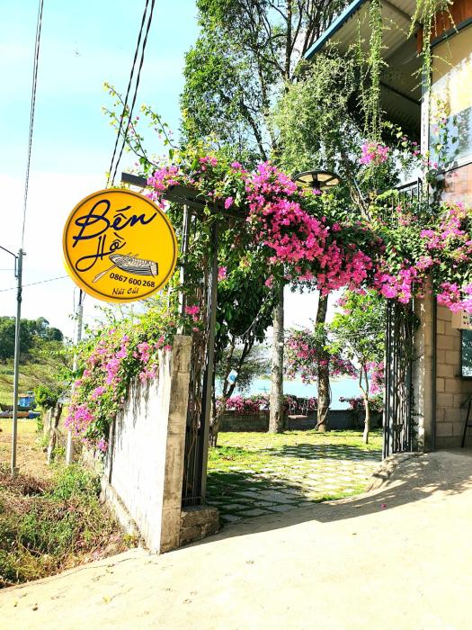 Bến Hồ Homestay