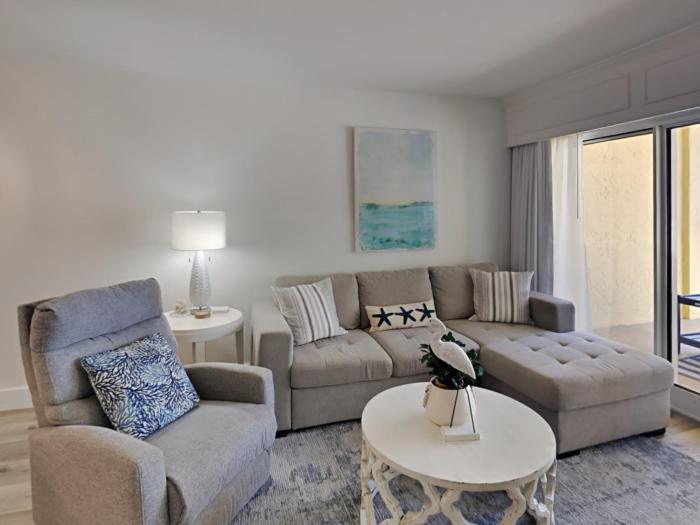 Driftwood Towers #1F - Palm View