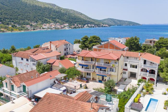 Apartments by the sea Grebastica, Sibenik - 20736