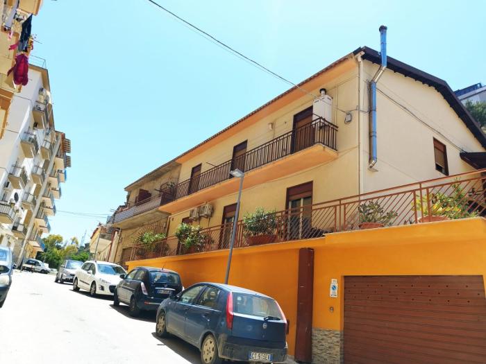 Locazione Tur Gambino Mariana Nicoletta