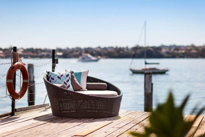Sydney Harbourfront Boathouse and Studio Escape