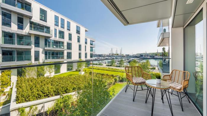 Nabrzeże Yacht Park, Sun & Snow