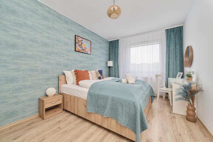 Family Apartment Kamienna with Balcony 1,5 km to Wroclavia by Renters