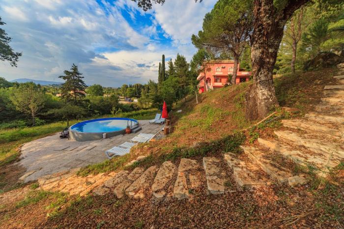 NEVAS COUNTRY HOUSE