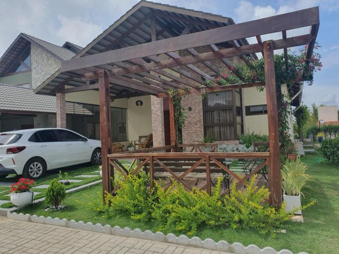 Chalé de campo em condomínio fechado