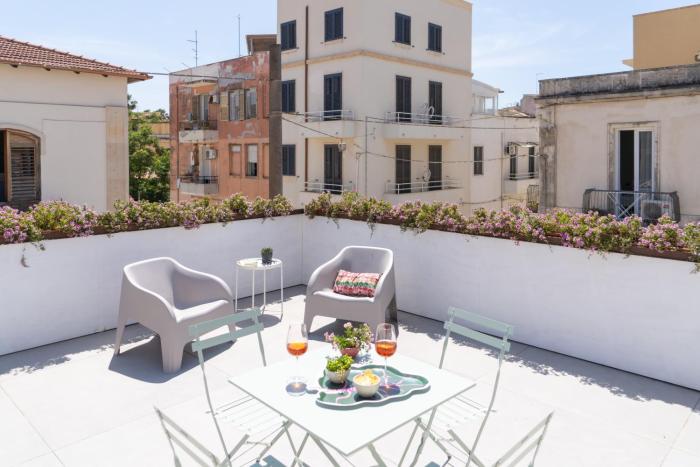 GuestHost - Santa Lucia Charming Apartment with Terrace
