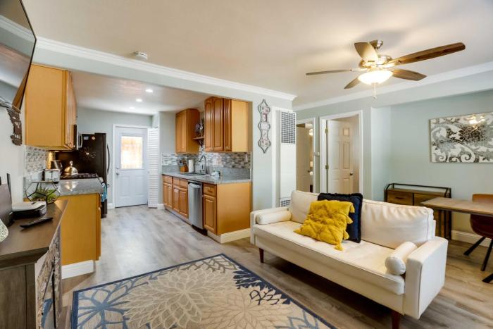 Homey South Lake Tahoe Getaway - 1 Mi to Beach