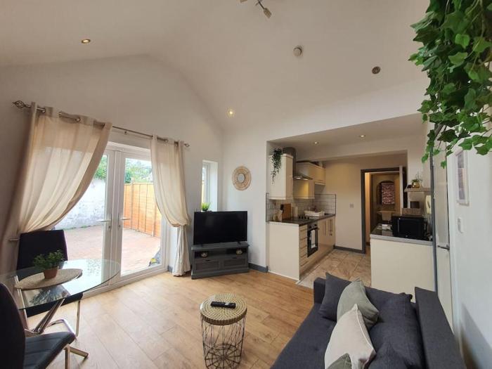 One Bedroom Private Garden Apartment BY PROPERTY PROMISE