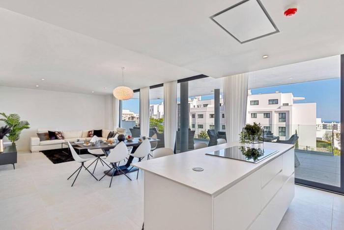 Stunning apart with private pool