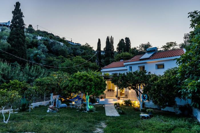 Karderina Cozy Cottage by the River