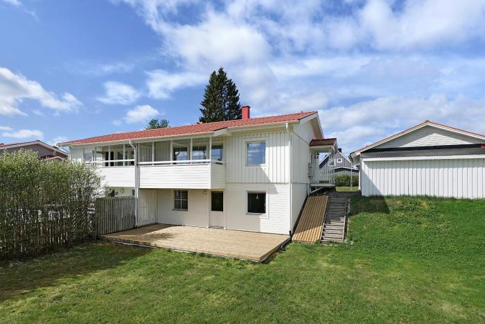 Guestly Homes - 4BR Villa with 2 Showers