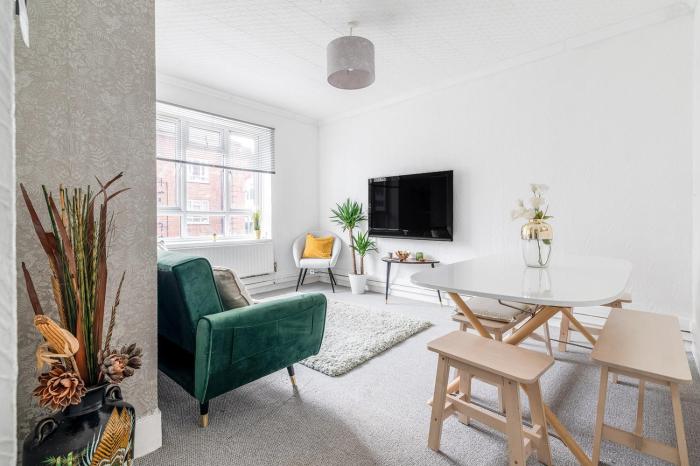 Astonishing Two Bedroom Apartment in Nelson