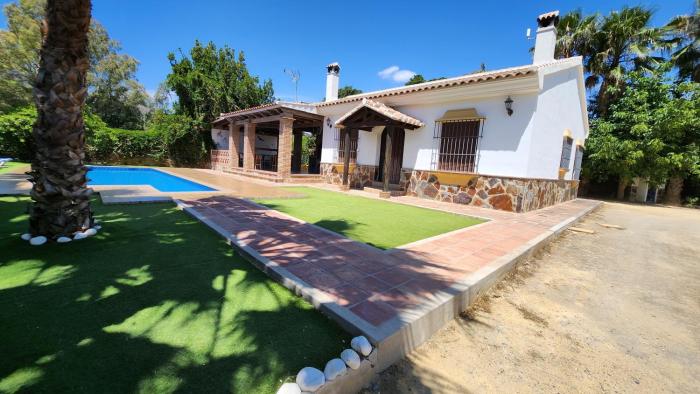 CASA PEPE Y MARI CON PISCINA