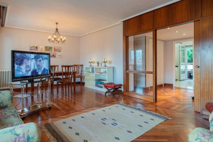 Exclusivo espacio - Parking Gratis