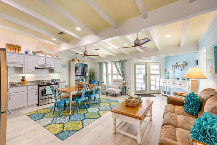 Pet-Friendly Jekyll Island Abode - Walk to Beach!