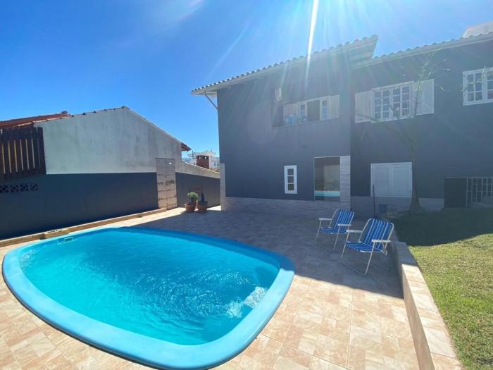 Casa 5 quartos nos ingleses 400 metros do mar