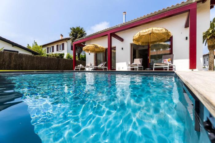 BIXENTE ENIA KEYWEEK Villa family pool