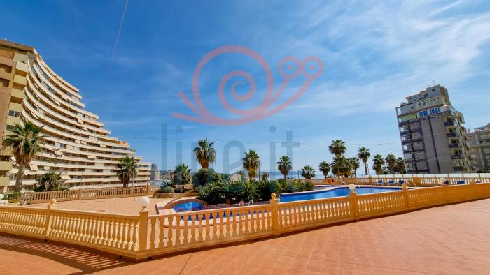 APARTAMENTO FOSSA. PRIMERA LINEA DE PLAYA. CALPE. LIVE IT COSTABLANCA