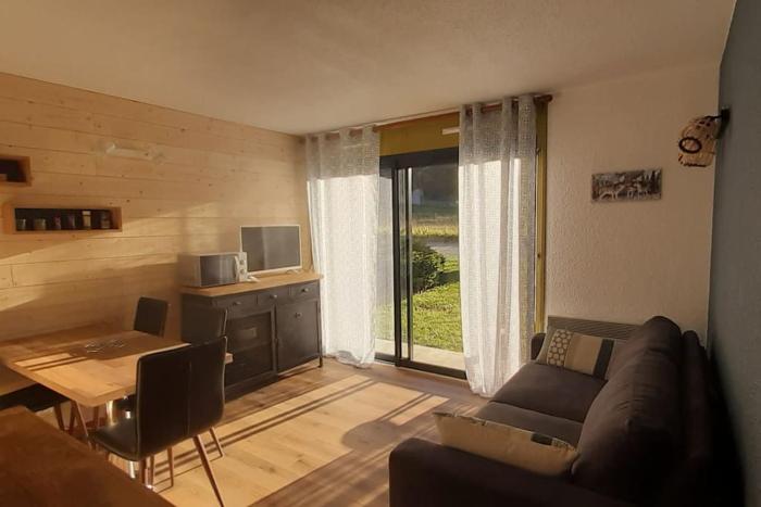 REZ DE JARDIN CALME ST LARY PROCHE TELECABINE