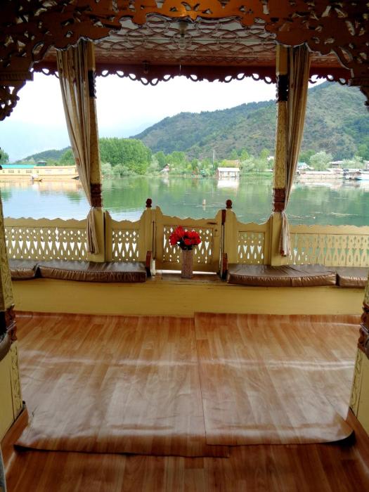 Rajas Palace Houseboat - Kashmir