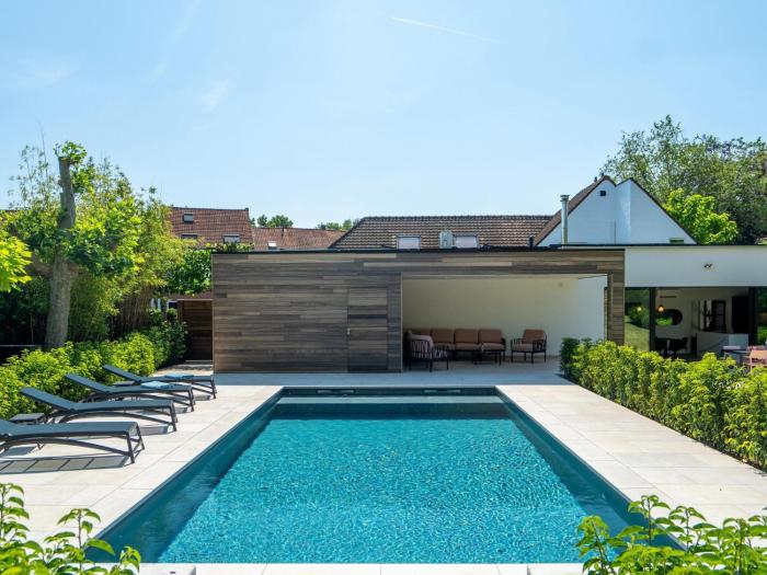 Luxury villa with pool & sauna Kortrijk