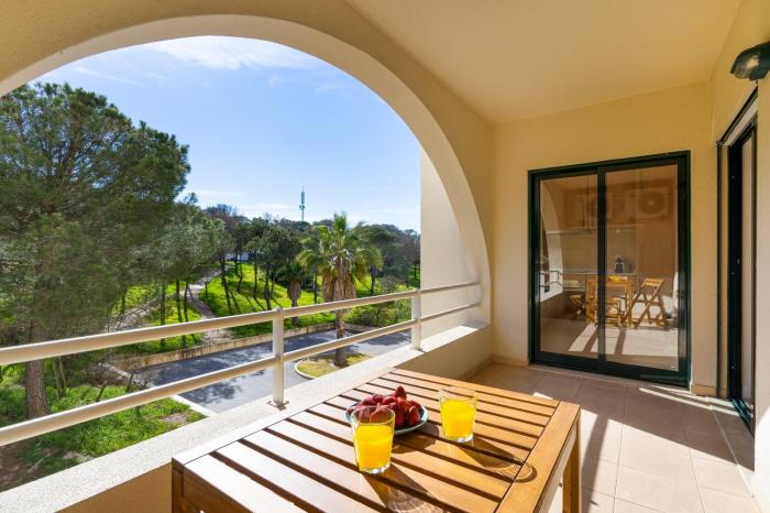 Salgados Sunny Beach Apt - 7 min walk from Beach by Lisbeyond