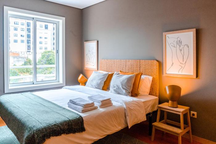 Sunny Studio in the heart of Lapa - 5min walk to Metro!