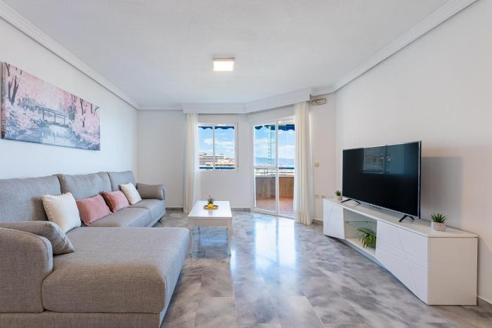 797 HOLIDAY RENTALS- Apartamento en Torremolinos para 7 con vistas al mar