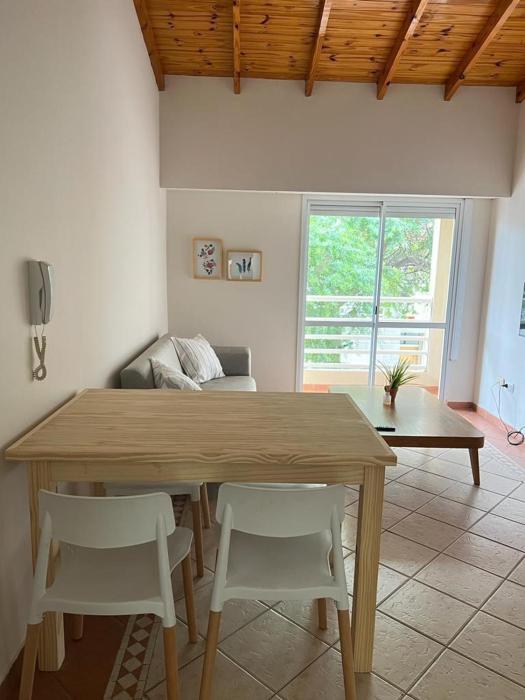 Confortable departamento en calle San Juan opcional cochera