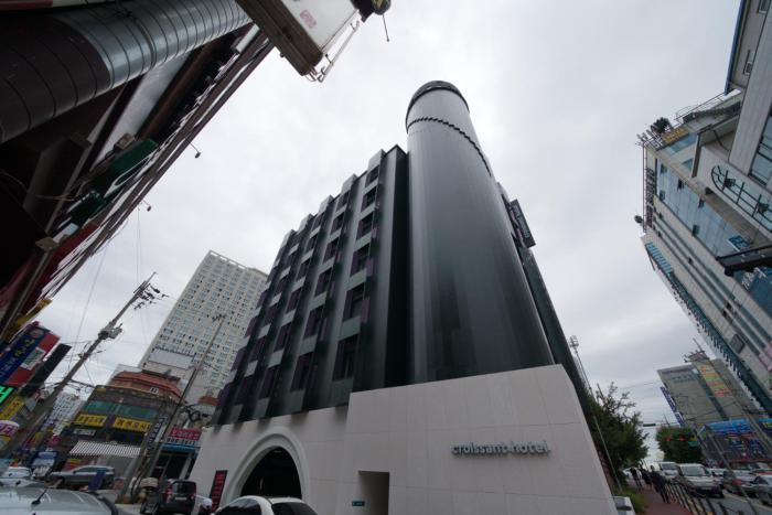 Croissant Hotel Guri by Aank