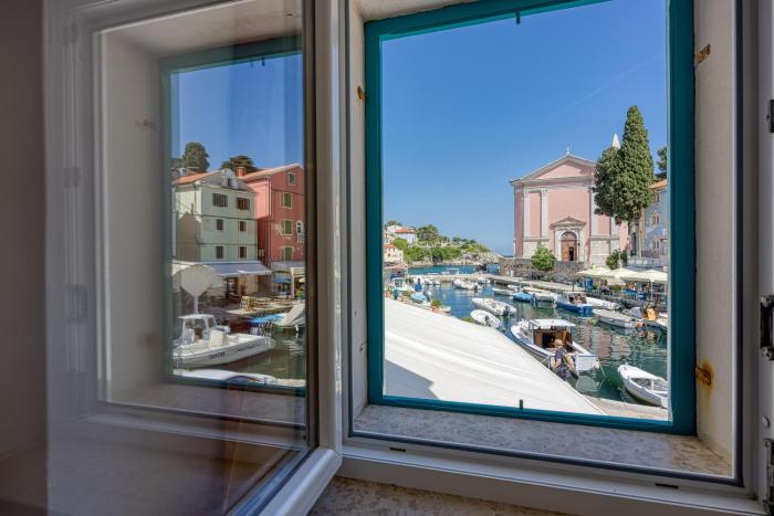 Astra 1 Veli Lošinj Harbour View - Happy Rentals