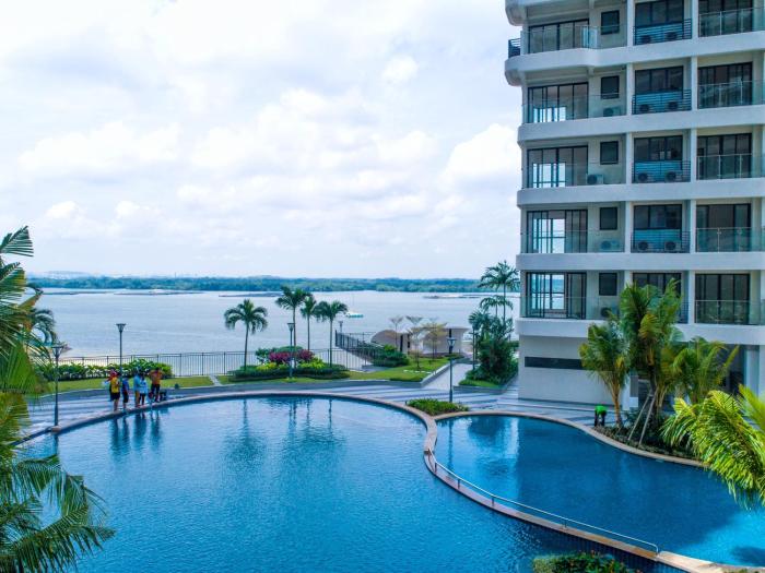 Scenic Country Garden Danga Bay by Lions Bay