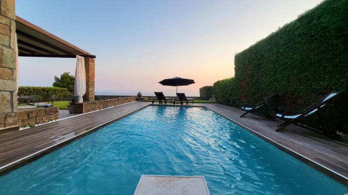 Five-Star Luxury Pool Villa, Elani