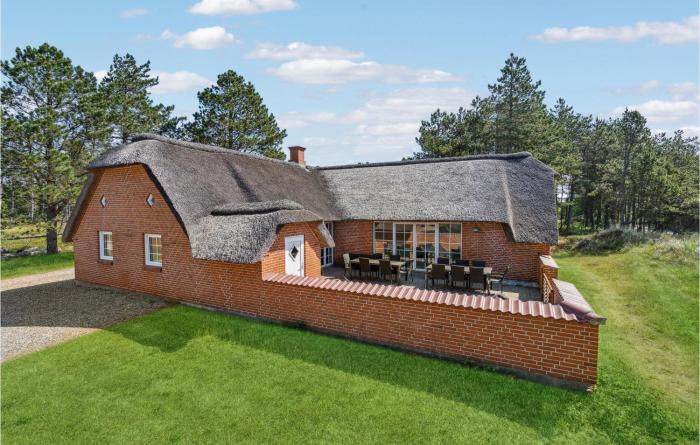 Cozy Home In Rømø With Sauna