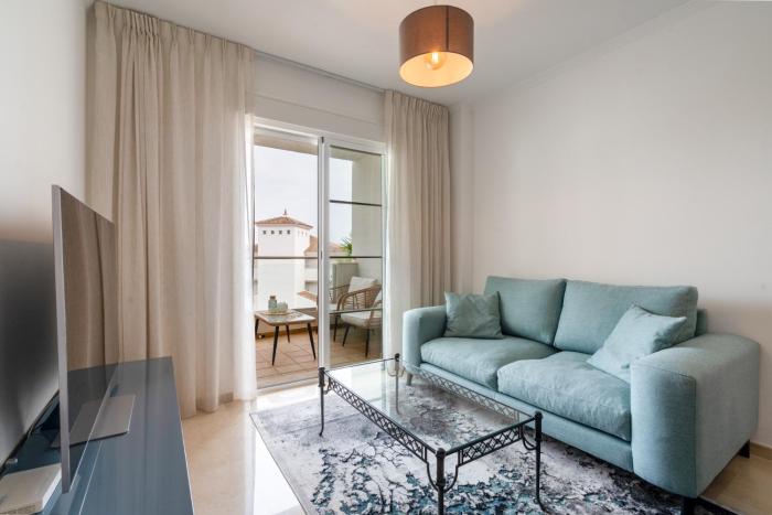 13 Modern apt for 6 guest with shared pool in Manilva Andalucia