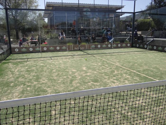 El Algarrobo Escondido Canchas de Pádel y Bosque Serrano