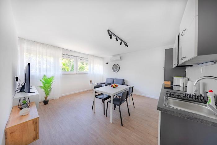 Apartment Fani with Free Private Parking