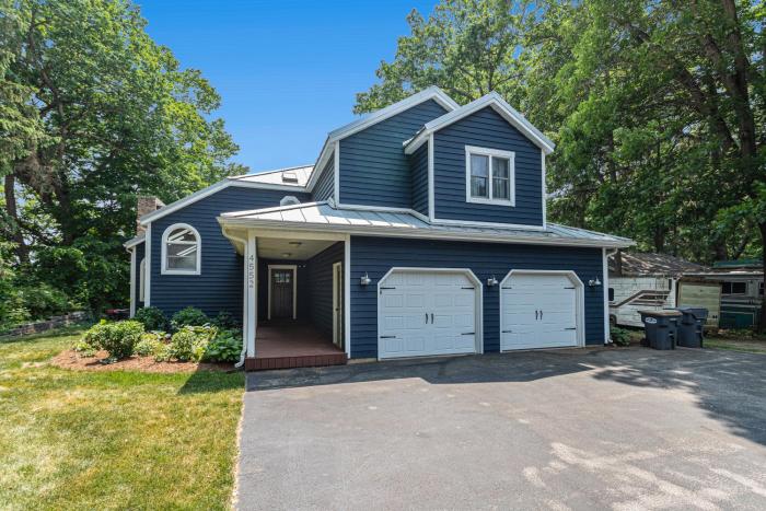 The Big Blue Lakehouse