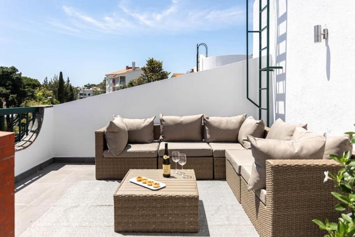 Tailor Made Villa with Ocean View in Caxias