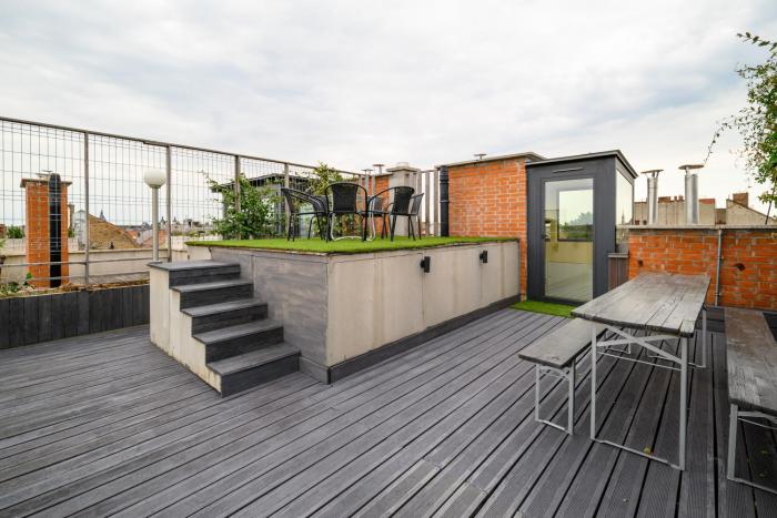 3bedroom triplex rooftop apartment