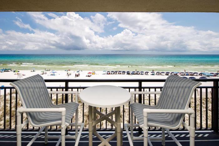 Nautilus 1406 Gulf Front 2 BR 2 BA 4th FLR