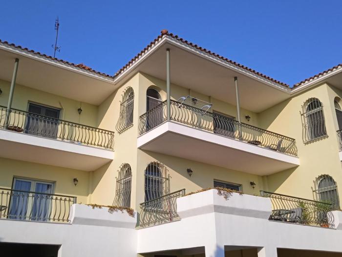 Duplex Gerakini Apartment with Pool